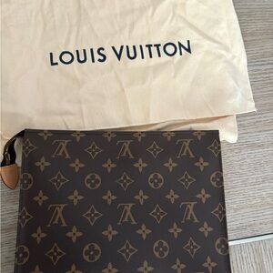 Authentic Louis Vuitton Brown Monogram Toiletry 26 Pouch comes with dust bag
